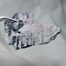 Load image into Gallery viewer, Rhodochrosite des Pyrénées

