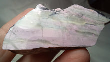 Charger l&#39;image dans la galerie, Rhodochrosite des Pyrénées
