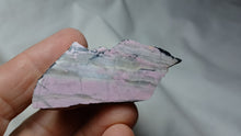 Charger l&#39;image dans la galerie, Rhodochrosite des Pyrénées
