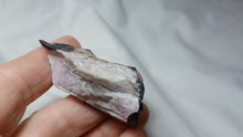 Charger l&#39;image dans la galerie, Rhodochrosite des Pyrénées
