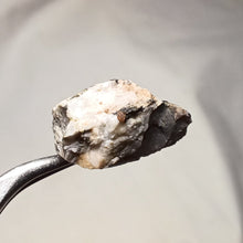 Load image into Gallery viewer, Zircons des Pyrénées
