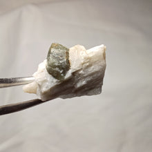 Charger l'image dans la galerie, Saphir des Pyrénées
