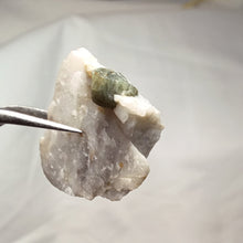 Charger l'image dans la galerie, Saphir des Pyrénées
