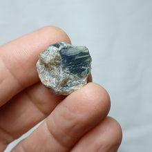 Charger l'image dans la galerie, Saphir des Pyrénées
