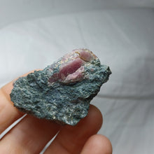 Load image into Gallery viewer, Corindon rubis de l'Aveyron
