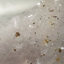 Charger l'image dans la galerie, Pyrrhotite sur Fluorite
